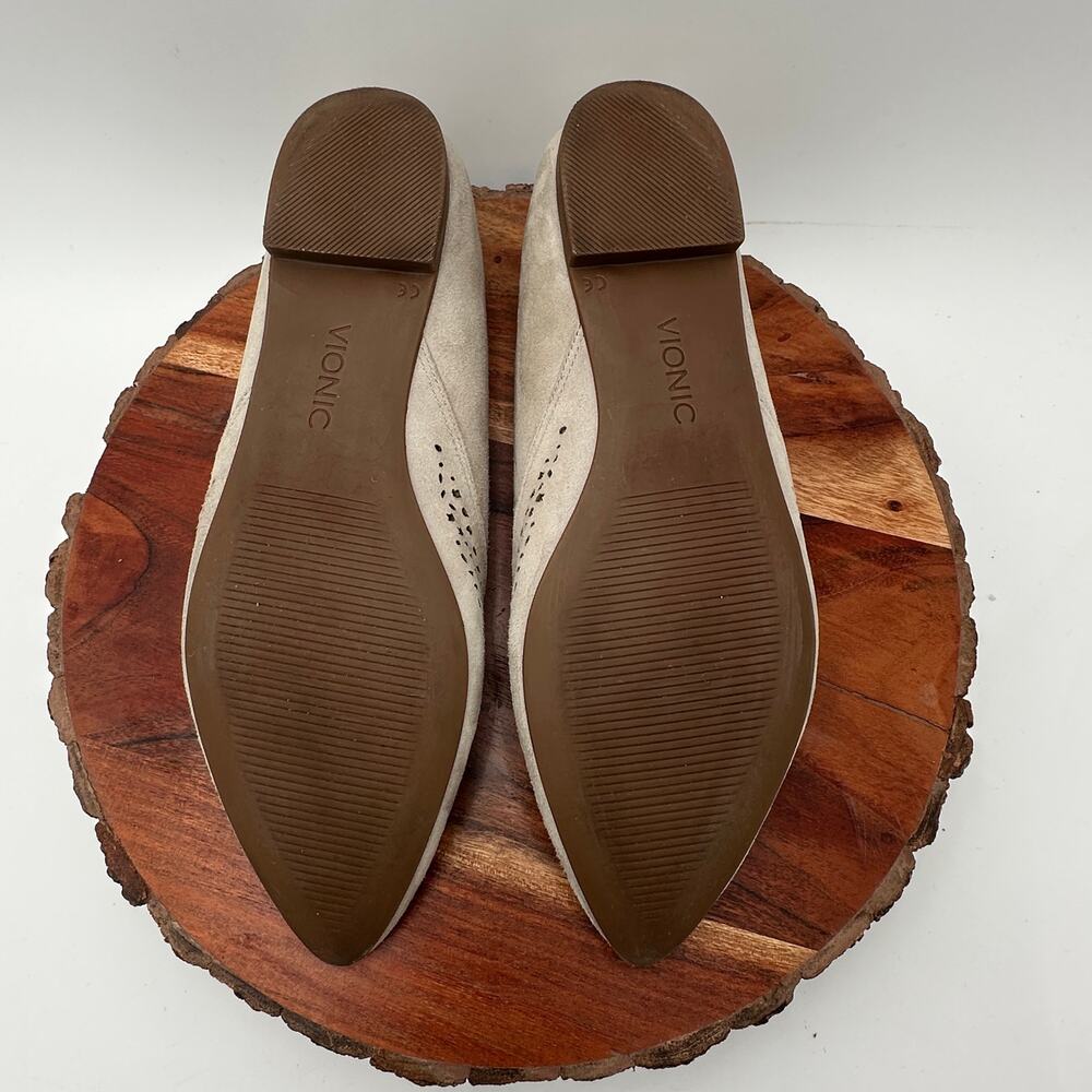 Vionic Carmela Ballet Flats Suede Pointed Toe Size 8 Tan EUC Preppy Quiet Luxury - Picture 7 of 10